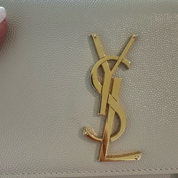 Yves Saint Laurent Kate Small White and Gold Chain Bag - Picture 4 of 13